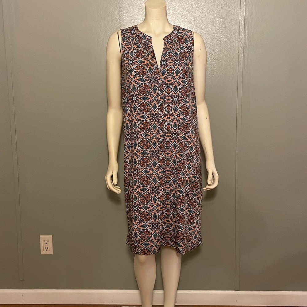 Loft. Printed, sleeveless, loose dress. Size L